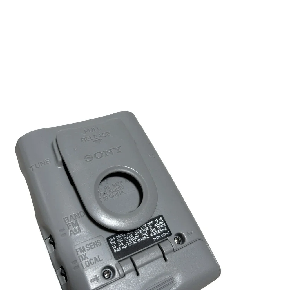 Sony SRF-59 AM/FM Walkman Radio Silver with Belt Clip Tested Working